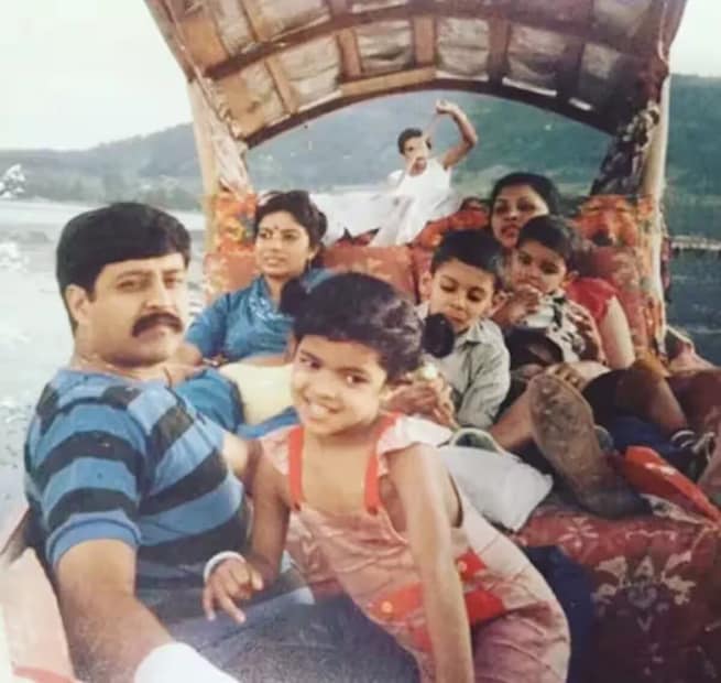 Priyanka Chopra, actress Priyanka Chopra, miss world winner Priyanka Chopra, Priyanka Chopra latest , Priyanka Chopra viral , Priyanka Chopra photos, Priyanka Chopra childhood photos, Priyanka Chopra net worth, Priyanka Chopra remuneration, Priyanka Chopra husband, Priyanka Chopra daughter, Priyanka Chopra movies , Priyanka Chopra Tamil movie, Priyanka Chopra parents, Priyanka Chopra sibling, Priyanka Chopra latest movie, Priyanka Chopra work life, Priyanka Chopra feminist, Cinema, Tamil Cinema, Priyanka Chopra, Actress, Actress Life, cinema, Hollywood, private jet, Priyanka Chopra, Priyanka Chopra, Tamil movie, Vijay, property, Bollywood cinema, nick Jonas, priyanka chopra who won miss world ,own 650 crores asset and private jet, പ്രിയങ്ക ചോപ്ര, നടി പ്രിയങ്ക ചോപ്ര, പ്രിയങ്ക ചോപ്ര വൈറൽ , പ്രിയങ്ക ചോപ്ര ലേറ്റസ്റ്റ് , പ്രിയങ്ക ചോപ്ര ഫോട്ടോസ് , പ്രിയങ്ക ചോപ്ര ചെറുപ്പകാലത്തെ ചിത്രങ്ങൾ , പ്രിയങ്ക ചോപ്ര ഹോട് , പ്രിയങ്ക ചോപ്ര ഭർത്താവ് , പ്രിയങ്ക ചോപ്ര കുടുംബം , പ്രിയങ്ക ചോപ്ര മകൾ , പ്രിയങ്ക ചോപ്ര സിനിമകൾ , പ്രിയങ്ക ചോപ്ര പാട്ടുകൾ , പ്രിയങ്ക ചോപ്ര ആസ്തി , പ്രിയങ്ക ചോപ്ര സ്വത്തുക്കൾ , പ്രിയങ്ക ചോപ്ര ജെറ്റ് , ലോകസുന്ദരിപ്പട്ടം നേടിയ നടി, ഇന്ന് 650 കോടിയുടെ സ്വത്തും, സ്വകാര്യ ജെറ്റും,സ്വന്തമായുള്ള താരം,ഹോളിവുഡ് താരത്തെ, വിവാഹം ചെയ്ത ഇന്ത്യൻ നടി