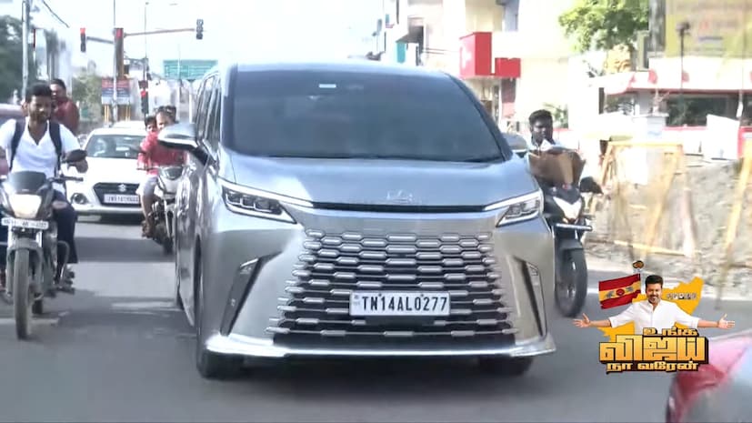 രാഷ്ട്രീയത്തിൽ ശ്രദ്ധ കേന്ദ്രീകരിക്കുന്ന വിജയ്, നിലവിൽ സംവിധായകൻ എച്ച്. വിനോദിന്റെ 'ജന നായകൻ' എന്ന സിനിമയിൽ അഭിനയിച്ചു കഴിഞ്ഞു. ഇതിന് ശേഷം മുഴുവൻ സമയ രാഷ്ട്രീയ പ്രവർത്തനങ്ങളിലേക്ക് കടക്കുകയാണ്.