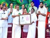 മാതാ അമൃതാനന്ദമയിക്ക്‌ സർക്കാരിൻ്റെ  ആദരവുമായി മന്ത്രി സജി ചെറിയാൻ അമൃതപുരിയിൽ