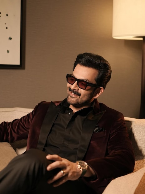  തീർച്ചയായും അതൊക്കെ നല്ലതാണ്. പക്ഷേ സിനിമ എടുക്കുന്നത് പ്രേക്ഷകർക്ക് വേണ്ടിയാണ്. അവർ തിയറ്ററിൽ പോയി സിനിമ കണ്ട് ആസ്വദിക്കാൻ വേണ്ടിയാണ്. അപ്പോൾ പ്രേക്ഷകർ ആ സിനിമയ്ക്ക് ഏറ്റവും വലിയ അവാർഡ് തന്നുകഴിഞ്ഞു. അതിന് പ്രേക്ഷകർക്ക് നന്ദി. പൃഥ്വിരാജ് പറഞ്ഞു.