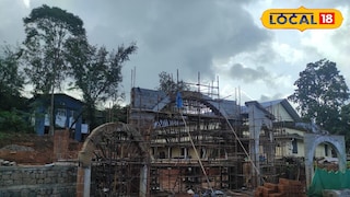 നിർമാണ പ്രവർത്തി നടക്കുന്ന ബ്രണ്ണൻ കോളേജ് കവാടം 