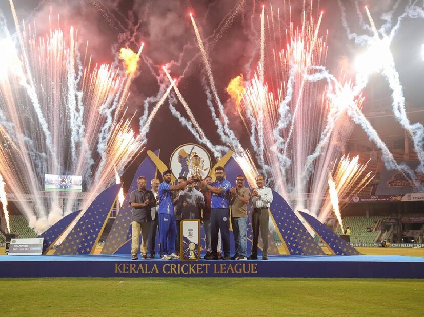 KCL final, കെസിഎൽ ഫൈനൽ, Kochi Blue Tigers, Kollam Sailors, Kerala Cricket League, cricket tournament Kerala, KCL champions, KCL awards, Kerala Cricket League, Kochi Blue Tigers, Kollam Sailors, Cricket News Kerala, Kerala Cricket, Kerala Sports News, Cricket League Winners, Vinop Manoharan, Alfi Francis John, കേരള ക്രിക്കറ്റ്, കൊച്ചി ബ്ലൂ ടൈഗേഴ്സ്, Kochi Cricket Team, Cricket League Kerala, KCA League, കെസിഎല്‍ കിരീടം,കെസിഎല്‍ ,കൊച്ചി ബ്ലൂ ടൈഗേഴ്സിന്,കൊച്ചി ബ്ലൂ ടൈഗേഴ്സ് കെസിഎൽ കിരീടം,കൊച്ചി ബ്ലൂ ടൈഗേഴ്സ് ,കൊ,ല്ലം സെയിലേഴ്സിനെ ,75 റണ്‍സിന് ,വിനൂപ് മനോഹരൻ , പ്ലെയർ ഓഫ് ദി മാച്ച് ,അഖിൽ സ്കറിയ, പരമ്പരയുടെ താരം,