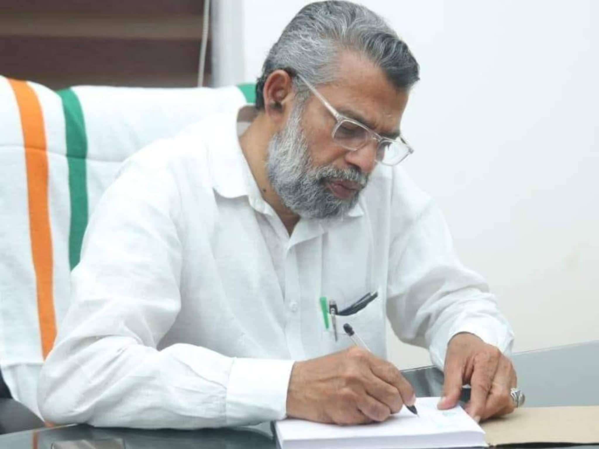 മലപ്പുറം ജില്ല വിഭജിക്കണമെന്ന ആവശ്യവുമായി മുസ്ലിം ലീഗ് എംഎൽഎ; യുഡിഎഫ് പ്രകടന പത്രികയിൽ ഉൾപ്പെടുത്തുമോ എന്ന് കെ ടി ജലീല്‍