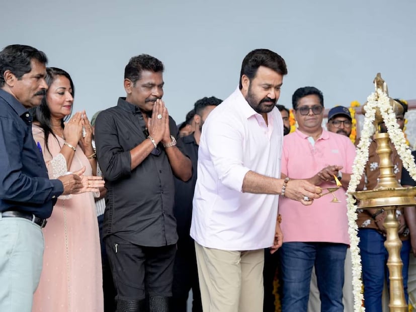 പ്രേക്ഷകർ അതും ഇരു കൈയ്യോടെ സ്വീകരിക്കുകയും ചെയ്തു. ജോർജ് കുട്ടിയേയും കുടുംബത്തേയും വീണ്ടും സമ്മാനിക്കുന്ന ദൃശ്യം - 3 എന്ന ചിത്രത്തിൻ്റെ ചിത്രീകരണം സെപ്റ്റംബർ 22 തിങ്കളാഴ്ച കൊച്ചി പൂത്തോട്ട ശ്രീ നാരായണ കോളജിൽ നടന്ന ലളിതമായ ചടങ്ങിൽ തുടക്കമിട്ടു.രാജ്യത്തെ പരമോന്നത ബഹുമതിയായ ദാദാസാഹിബ് ഫാൽക്കെ പുരസ്ക്കാരം മോഹൻലാലിനു ലഭിച്ച തൊട്ടടുത്ത ദിവസം തന്നെ ദൃശ്യം - 3 ആരംഭിക്കുവാൻ കഴിഞ്ഞതിൻ്റെ ഇരട്ടിമധുരമാണ് ഇന്നത്തെ ദിനമെന്ന് മോഹൻലാലും സംവിധായകൻ ജീത്തു ജോസഫും, തിർമ്മാതാവ് ആൻ്റെണി പെരുമ്പാവൂരും പറഞ്ഞു (തുടർന്ന് വായിക്കുക)