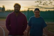 സ്‌ക്രീനിൽ ധ്യാൻ ശ്രീനിവാസൻ, രേവതി; ‘ഓടും കുതിര ചാടും കുതിരയിലെ 'മനമോഹിനി' ഗാനം കേൾക്കാം