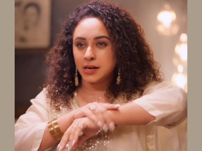 എന്നാൽ നീ നോക്കുമോ പിള്ളേരെ എന്ന് പേളി മാണി. കൊണ്ടുപോയാൽ ഒരാൾക്ക് മൂത്രം പോണം, മറ്റൊരാൾക്ക് പോപ്കോൺ വേണം എന്നിങ്ങനെയാകും ബഹളം. മക്കളെ കൊണ്ടുപോകുന്നവർ കൊണ്ടുപോയ്‌ക്കോളൂ, പക്ഷേ താനും ശ്രീനിഷും ഇങ്ങനെയാണ് സിനിമ കാണാൻ ആഗ്രഹിക്കുന്നത് എന്ന് പേളി മാണി 