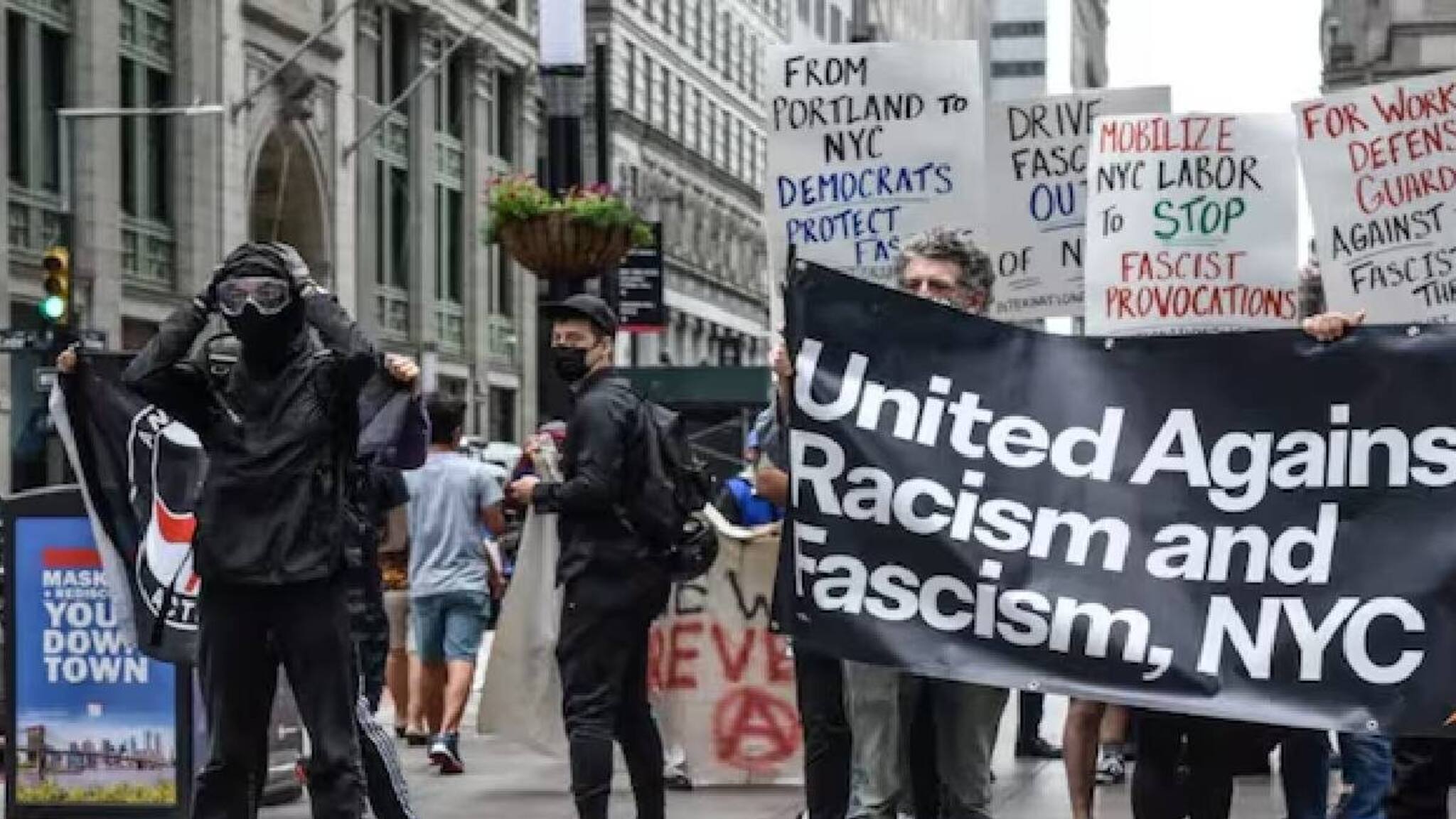 ആന്റിഫ യുഎസിൽ ചാര്‍ളി കിര്‍ക്കിന്റെ കൊലപാതകത്തോടെ ട്രംപ് ഭയക്കുന്ന ഭീകര സംഘടനയായതെങ്ങനെ?