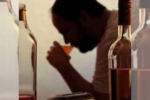 മദ്യപിക്കാന്‍ ചെലവഴിച്ചത് 72 ലക്ഷം രൂപ; പൂസാകാൻ സ്വത്തുക്കളും ആഭരണങ്ങളും വിറ്റു