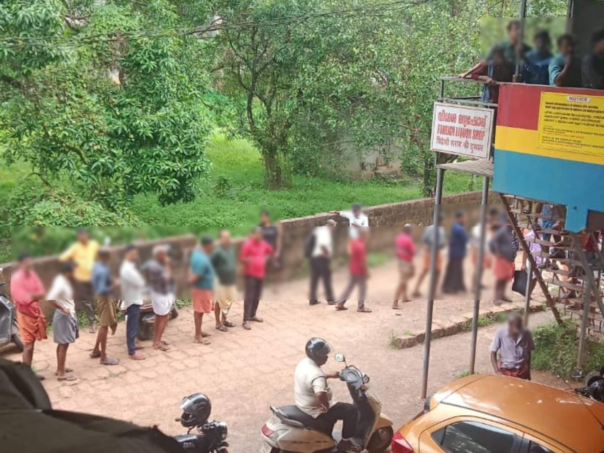 കാലിക്കുപ്പിയുടെ 20 രൂപയ്ക്കായി മിന്നൽ 'അടി'; ബെവ്കോ ഔട്ട്ലെറ്റുകളിൽ തിരികെ വന്നതിലേറെയും ക്വാർട്ടർ കുപ്പികൾ