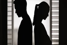 ഭര്‍ത്താവിന് ലൈംഗിക ശേഷിയില്ലെന്നു പറഞ്ഞ ഭാര്യ രണ്ട് കോടി രൂപ നഷ്ടപരിഹാരം ആവശ്യപ്പെട്ടു; ശരിയല്ലെന്ന് ഭര്‍ത്താവ്