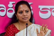 അച്ഛൻ കെസിആർ സസ്‌പെൻഡ് ചെയ്തതിന് പിന്നാലെ പാർട്ടി വിട്ട് കെ കവിത; എംഎല്‍സി സ്ഥാനവും രാജിവച്ചു