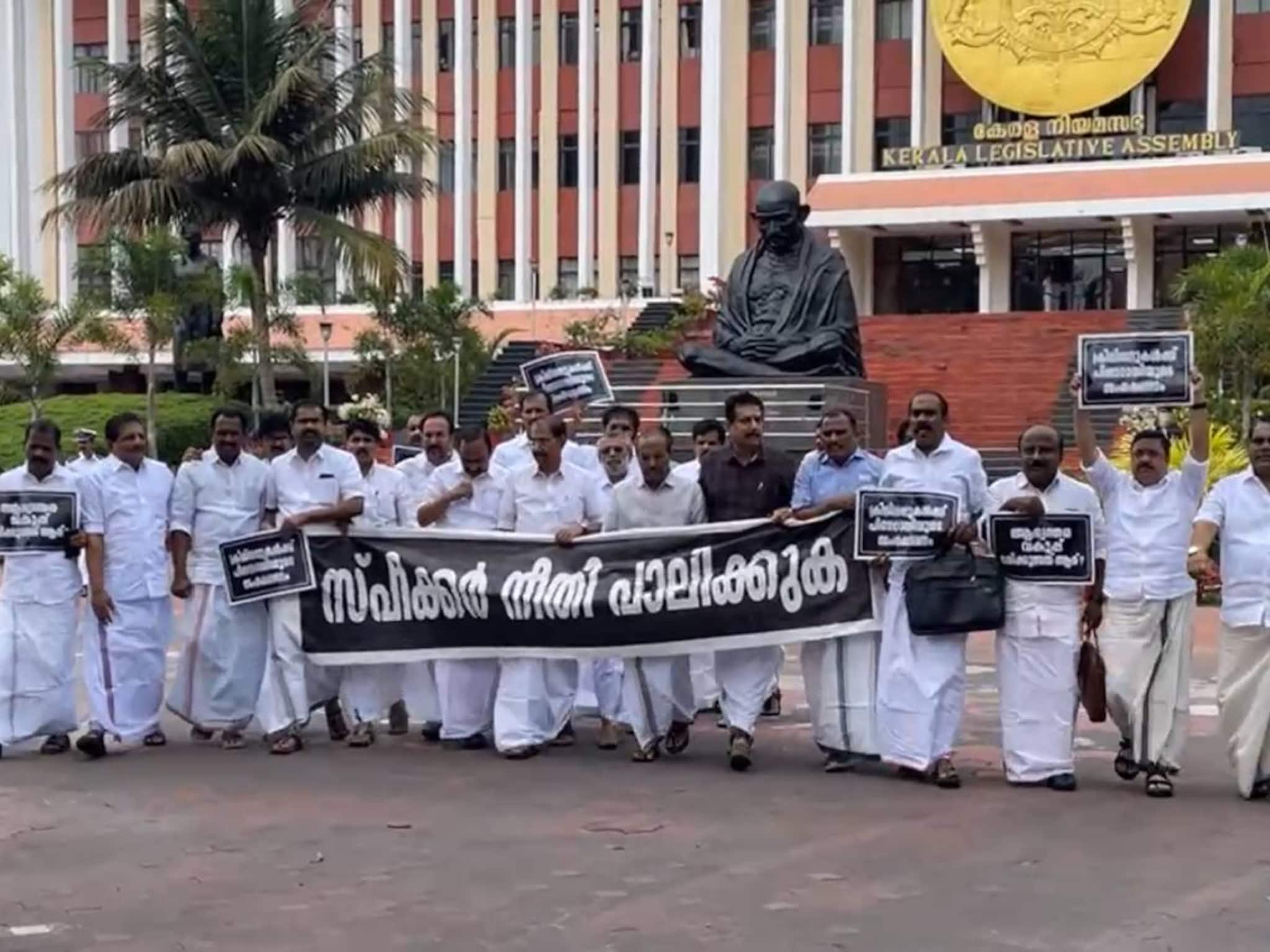 രാഹുൽ ഗാന്ധിക്കെതിരെ ന്യൂസ് 18 ചർച്ചയിലെ ബിജെപി നേതാവിന്റെ കൊലവിളി പരാമർശം; പ്രതിപക്ഷ പ്രതിഷേധത്തിൽ നിയമസഭ പിരിഞ്ഞു