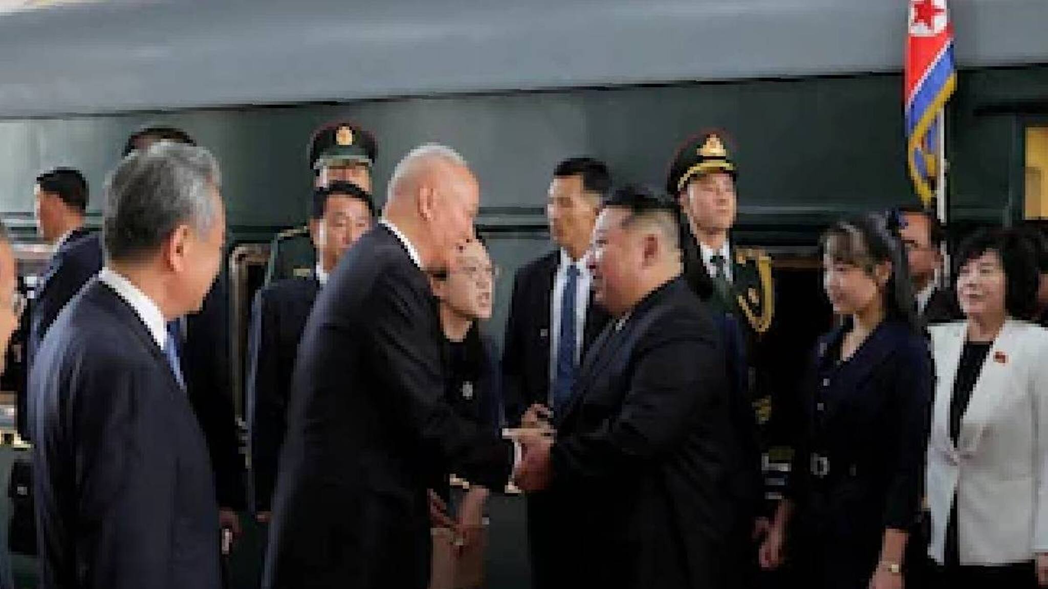 മകളെ പിന്‍ഗാമിയാക്കുമോ ഉത്തരകൊറിയന്‍ നേതാവ് കിം ജോംഗ് ഉന്‍? ചൈനയിലേക്ക് പോയതെന്തിന്?