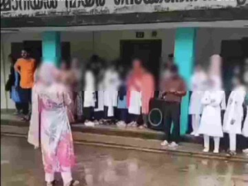 കുട്ടികള്‍ ഗണഗീതം പാടുന്നു