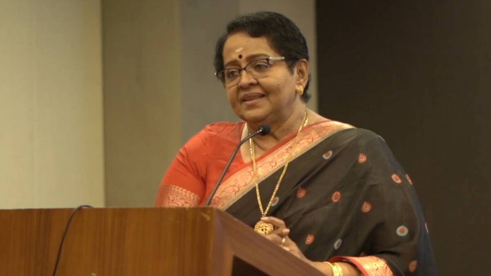 മെയ്യനങ്ങാതെ കാശുണ്ടാക്കുന്ന വീരശൂര പരാക്രമികളുടെ ഇടയിൽ ഷമ്മിയെ അനുകൂലിച്ചവരോട് ബഹുമാനം : മല്ലിക സുകുമാരൻ