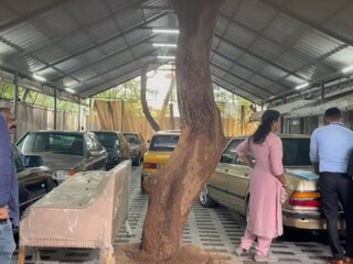 പനമ്പള്ളി നഗറിൽ ദുൽഖറിന്റെ ഗാരേജിൽ കസ്റ്റംസ് റെയ്ഡ് 