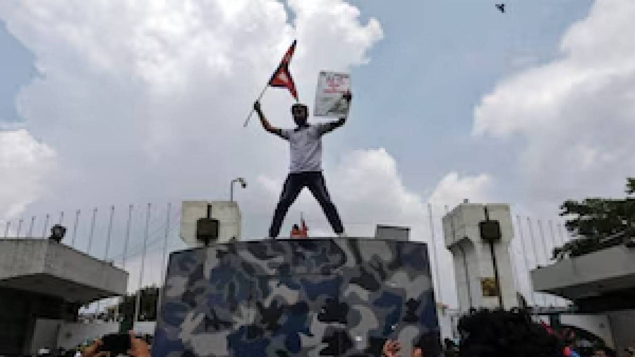 നേപ്പാള്‍ സര്‍ക്കാര്‍ സോഷ്യല്‍ മീഡിയ നിരോധിച്ചത് എന്തുകൊണ്ട്? കടുത്ത പ്രതിഷേധവുമായി ജെന്‍സികള്‍