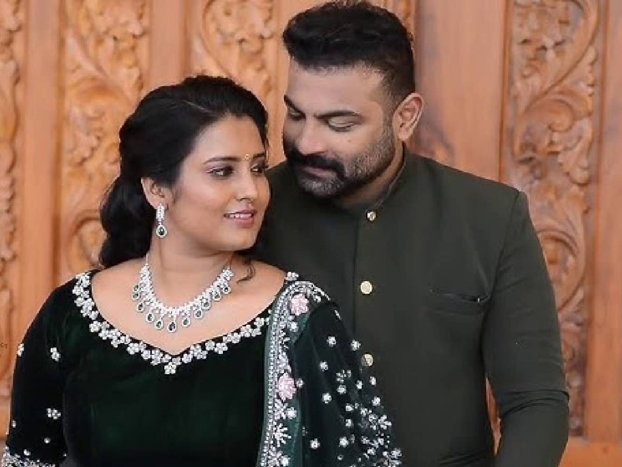 അഞ്ച് വർഷത്തെ ദാമ്പത്യം അവസാനിക്കുന്നു; നടി റോഷ്‌ന ആനും കിച്ചു ടെല്ലസും പിരിയുന്നു