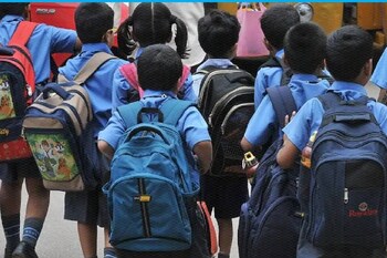 പുനർവിവാഹിതരുടെ കുട്ടികൾക്ക്  അവഗണന ഒഴിവാക്കാൻ പൊതുവിദ്യാഭ്യാസ വകുപ്പിന്റെ പദ്ധതി 'സുരക്ഷാ മിത്ര'