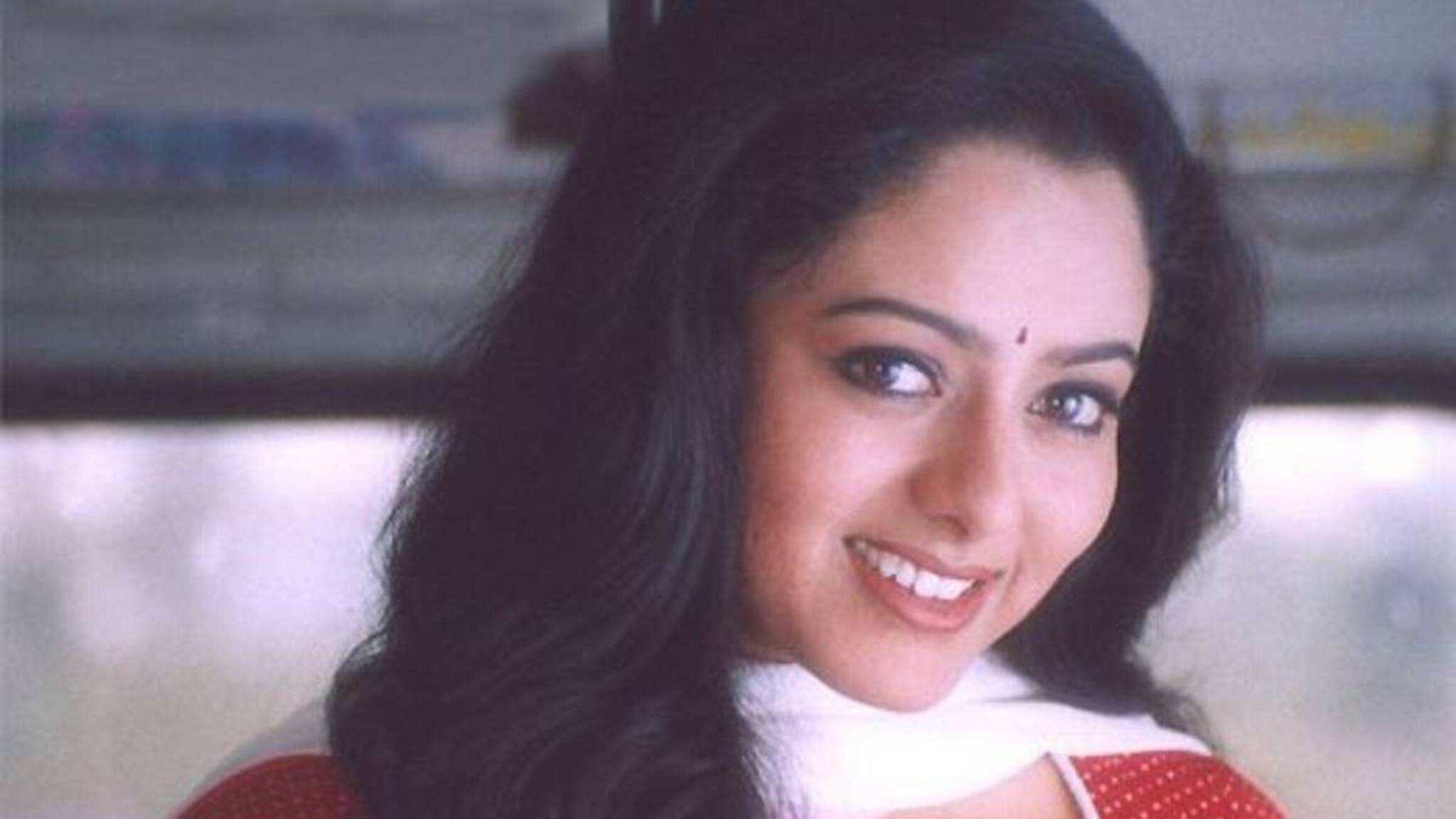 അന്ന് സൗന്ദര്യയുടെ ജീവനപഹരിച്ച വിമാനത്തിൽ കയറേണ്ടിയിരുന്നത് മോഹൻലാൽ നായികയും; വെളിപ്പെടുത്തൽ വർഷങ്ങൾക്ക് ശേഷം