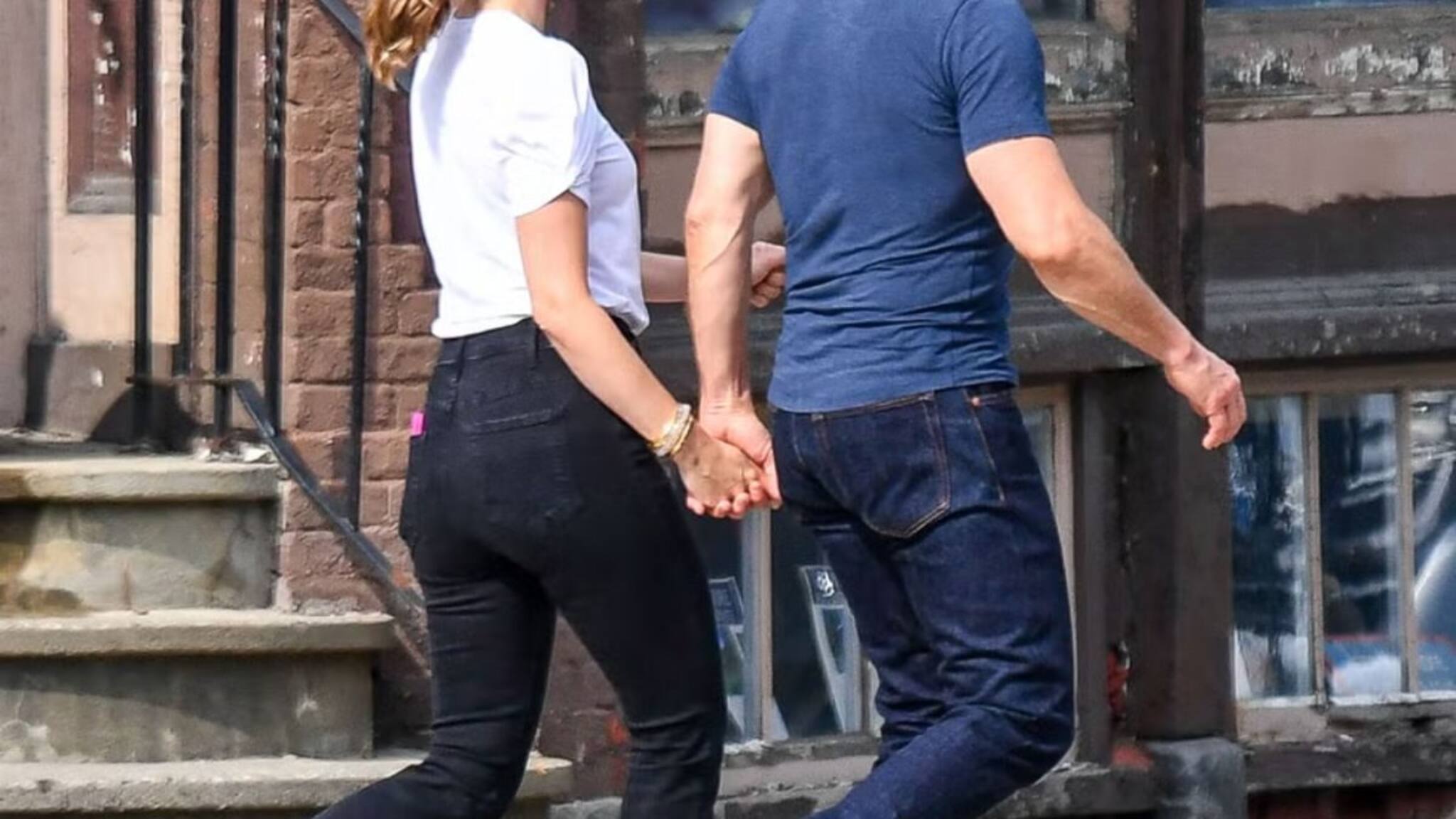 എയറിലാകുമോ?  ബഹിരാകാശത്ത്  വിവാഹത്തിനുള്ള തയ്യാറെടുപ്പുമായി 63 കാരനായ സൂപ്പർസ്റ്റാറും 37 കാരി നടിയും