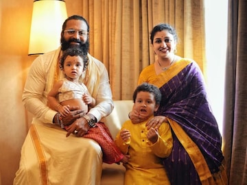 Rishab Shetty | സിനിമ കാണാൻ വന്ന പെണ്ണ് ഭാര്യയായി; ഋഷഭ് ഷെട്ടിയുടെയും ഭാര്യയുടെയും പ്രണയകഥ Rishab Shetty | സിനിമ കാണാൻ വന്ന പെണ്ണ് ഭാര്യയായി; ഋഷഭ് ഷെട്ടിയുടെയും ഭാര്യയുടെയും പ്രണയകഥ