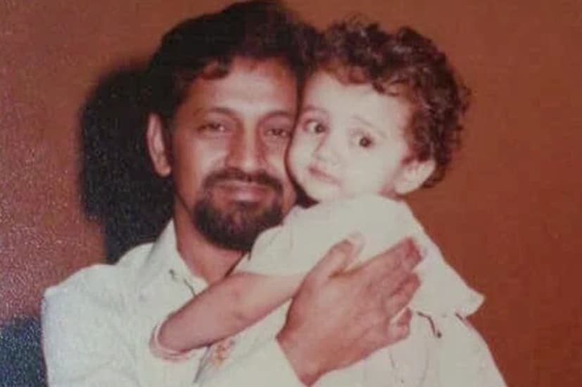 സിനിമ വേണ്ടെന്നു വയ്ക്കാൻ ശ്രമിച്ച തൃഷ കൃഷ്ണന്റെ ഭാവി പക്ഷേ സിനിമയ്ക്ക് വേണ്ടിയായി മാറി. 2003ലെ 'ലേസാ ലേസാ' എന്ന ചിത്രത്തിലേക്ക് സംവിധായകൻ പ്രിയദർശൻ തൃഷയെ ക്ഷണിച്ചു. കോളേജിലെ പഠനവും മറുവഴിക്ക് പോകുന്നതിനാൽ, ഷൂട്ടിങ്ങും പഠനവും ഒന്നിച്ചു കൊണ്ടുപോകാൻ തൃഷ കൃഷ്ണൻ നന്നേ പാടുപെട്ടു. സമ്മർ ക്‌ളാസിൽ പങ്കെടുത്താണ് തൃഷ ആ വിടവ് നികത്തിയത്. തമിഴ് സിനിമയിൽ മുൻനിര നായകന്മാരുടെ എല്ലാം നായികയായി തൃഷ വേഷമിട്ടു കഴിഞ്ഞു. തൃഷ - ദളപതി വിജയ് ജോഡിയുടെ ചിത്രങ്ങൾക്ക് പ്രത്യേക ആകർഷണീയതയുണ്ട്