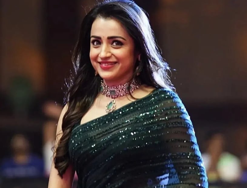 1999ൽ മിസ് സേലം സൗന്ദര്യമത്സരത്തിൽ വിജയി ആയിരുന്നു തൃഷ. അതേവർഷം തന്നെ അവർ മിസ് ചെന്നൈ മത്സരവും വിജയിച്ചു. 2001ലെ മിസ് ഇന്ത്യ മത്സരത്തിൽ മനോഹരമായ പുഞ്ചിരിയുടെ ഉടമയായി തൃഷ തെരഞ്ഞെടുക്കപ്പെട്ടു. ക്രിമിനൽ സൈക്കോളജിസ്റ്റ് ആവണം എന്നായിരുന്നു തൃഷയുടെ ആഗ്രഹം. പഠനത്തിൽ ശ്രദ്ധ നൽകാനായി അഭിനയമോഹം തലയ്ക്ക് പിടിക്കാതെ നോക്കാൻ തൃഷ നന്നായി ശ്രമിച്ചു. 2000ത്തിൽ ഫാൽഗുനി പത്ഥകിന്റെ സംഗീത ആൽബത്തിൽ തൃഷ അഭിനയിച്ചു. 'മേരി ചൂനർ ഉഡ്ഡ് ഉഡ്ഡ് ജായെ' എന്ന ഗാനത്തിലാണ് തൃഷ കൃഷ്ണൻ വേഷമിട്ടത് 