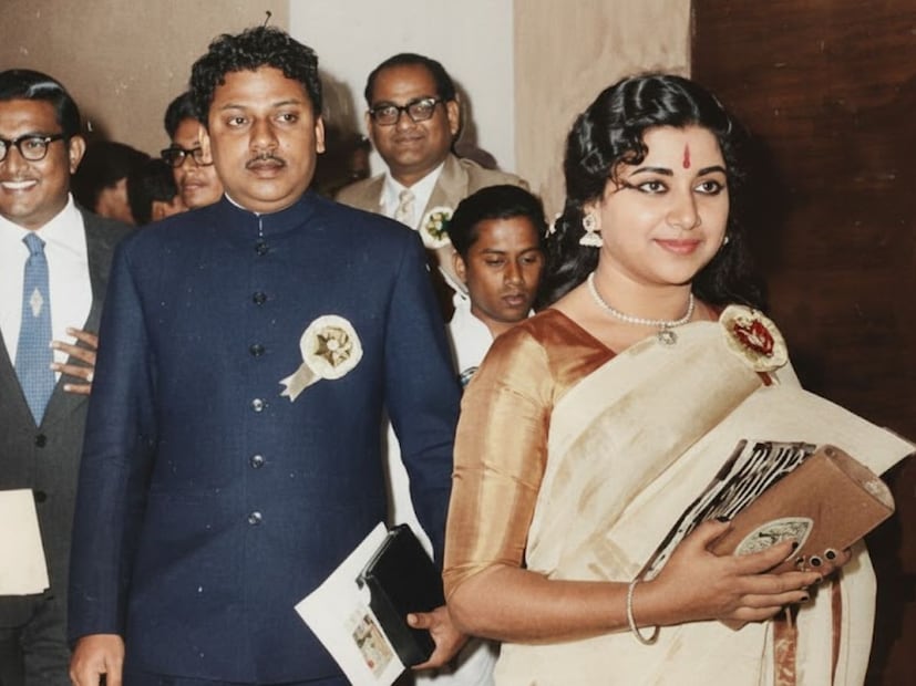 ss rajendran, ss rajendran get married to cr vijayakumari, 3 wives and 8 children, SSR Vijayakumari,Tamil Star Couples,Reel Siblings Real Life Couple, Kaithiin Kaathali, Tamil Cinema Love Marriages, Actors Married in Real Life, Ajith Shalini, Suriya Jyothika, MGR Janaki, Gemini Ganesan Savitri, S S Rajendran, C R Vijayakumari, SSR and Vijayakumari acted as siblings after marriage, SSR first wife Pankajam, SSR Vijayakumari separation reason, SSR third marriage Tamarai Selvi, Love story of S S Rajendran and Vijayakumari, എസ്.എസ്.ആർ. വിജയകുമാരി, SSR Vijayakumari, തമിഴ് താരദമ്പതികൾ, സിനിമയിലെ സഹോദരങ്ങൾ യഥാർത്ഥ ജീവിതത്തിൽ ദമ്പതികൾ, കൈതിയിൻ കാതലി, കാമുകൻ കാമുകി, വിവാഹിതരായ താരങ്ങൾ, അജിത് ശാലിനി, സൂര്യ ജ്യോതിക, എം.ജി.ആർ. ജാനകി, ജെമിനി ഗണേശൻ സാവിത്രി, എ.വി.എം. രാജൻ പുഷ്പലത, എസ്.എസ്. രാജേന്ദ്രൻ, സി.ആർ. വിജയകുമാരി, തമിഴ് സിനിമാ ചരിത്രം, എസ്.എസ്.ആർ ആദ്യ ഭാര്യ പങ്കജം, തമിഴ് സിനിമയിലെ പ്രണയ വിവാഹങ്ങൾ, എസ്.എസ്.ആർ മൂന്നാം വിവാഹം താമരൈ സെൽവി, Cinema, Tamil Cinema, Tamil Actress, Actor, Actress, Actors Life, Actresses Life, Actor SSR, Actor SSR Rajendran, Actress C.R. Vijayakumari, Actress Vijayakumari, SSR - C.R. Vijayakumari, Tamil Actor,Tamil actors real life, Tamil actors and actresses, Tamil movie couples, SSR Vijayakumari, Kaithiyin Kaadhal, Tamil film industry, സി.ആർ. വിജയകുമാരി, എസ്.എസ്.ആർ , ഭാര്യയും കുട്ടികളും ഉണ്ടായിരിക്കെ,സിനിമയിലെ സഹോദരിയെ വിവാഹം ചെയ്ത താരം,3 ഭാര്യമാരും , 8 മക്കളുമുള്ള പ്രമുഖ നടൻ