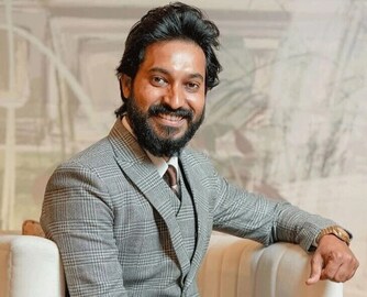 ആരാണ് ഭാര്യ? നിറവയറുമായി താലികെട്ടിയ പെണ്ണിന്റെ മുന്നിൽ ആദ്യ ഭാര്യക്കൊപ്പം വാദത്തിനെത്തി മദമ്പട്ടി രംഗരാജ്