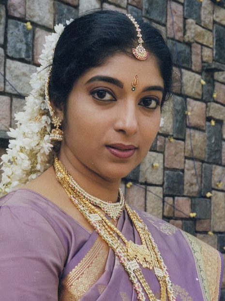 വളരെ ചെറിയ പ്രായം മുതലേ വിവാഹം ചെയ്യുന്നതിനോട് സിതാരയ്ക്ക് വിമുഖതയുണ്ടായിരുന്നു. ആ തീരുമാനത്തോട് ഉറച്ചു നിൽക്കണം എന്ന് ആഗ്രഹമുണ്ടായിരുന്നതായി സിതാര. 2000ങ്ങൾ പിന്നിട്ടപ്പോൾ മാത്രമാണ് സിതാര സിനിമയിൽ നിന്നും ഒരു ചെറിയ ഇടവേളയെടുത്തത്. അതിനു ശേഷം തമിഴ്, കന്നഡ സിനിമകളിൽ അഭിനയിച്ച അവർ രാജസേനൻ സംവിധാനം ചെയ്ത് അഭിനയിച്ച 'ഭാര്യ ഒന്ന് മക്കൾ മൂന്ന്' എന്ന സിനിമയിലൂടെ മലയാളത്തിൽ മടങ്ങിയെത്തി. നാല് പതിറ്റാണ്ട് തികയാൻ പോകുന്ന സിനിമാ ജീവിതത്തിൽ, സിതാര ചെറുതും വലുതുമായി നൂറോളം സിനിമകളിൽ അഭിനയിച്ചിട്ടുണ്ട്