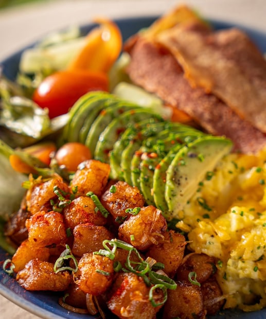 Shilpa Shetty, bastian, bastian menu, Bastian restaurant, Shilpa Shetty, celebrity restaurants India, Mumbai fine dining, restaurant prices India, luxury dining Mumbai, Bastian menu, Bastian revenue, बास्टियन, बास्टियन में चाय के रेट