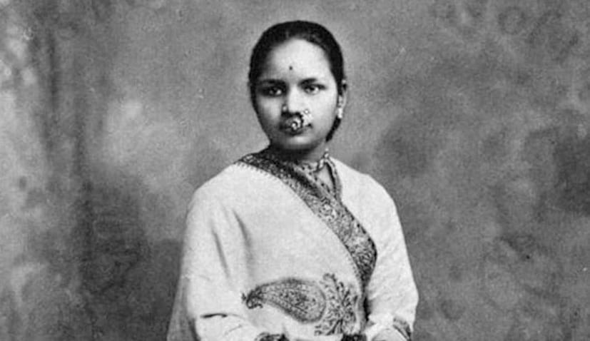 Anandi Joshi, , first female doctor in India, women in medicine, Indian women pioneers,Anandi Joshi biography, Gopalrao Joshi, ആനന്ദി ജോഷി, ഇന്ത്യയിലെ ആദ്യത്തെ വനിതാ ഡോക്ടർ, വൈദ്യശാസ്ത്രത്തിലെ സ്ത്രീകൾ, ഇന്ത്യൻ വനിതാ പയനിയർമാർ, ആനന്ദി ജോഷി ജീവചരിത്രം, ഗോപാൽറാവു ജോഷി, ആനന്ദി ഗോപാൽ ജോഷി, ഇന്ത്യയിലെ ആദ്യ വനിതാ ഡോക്ടർ, ആദ്യ ഇന്ത്യൻ വനിതാ ഡോക്ടർ, Anandi Gopal Joshi, First female doctor in India, ആനന്ദി ജോഷി ജീവിതം, ഡോക്ടർ ആനന്ദി ജോഷി ചരിത്രം, പെൻസിൽവാനിയ മെഡിക്കൽ കോളേജ്, ഗോപാൽ റാവു ജോഷി, സ്ത്രീ വിദ്യാഭ്യാസം ഇന്ത്യ,Anandi Gopal Joshi, First female doctor in India, India's first lady doctor, Anandi Joshi biography, First Indian woman physician, Anandi Gopal Joshi early life, Gopalrao Joshi, Women's Medical College of Pennsylvania, Yamuna Joshi,Pioneer of women's education in India, Tuberculosis death 1887, Anandi Gopal Joshi photos ,Anandi Gopal Joshi viral, 9-ാം വയസിൽ വിവാഹം , 20 വയസ്സ് മുതിർന്ന ആളുമായി വിവാഹം,14-ാം വയസിൽ അമ്മ,ഇന്ത്യയിലെ ആദ്യ വനിതാ ഡോക്ടറെ Anandi Joshi, , first female doctor in India, women in medicine, Indian women pioneers,Anandi Joshi biography, Gopalrao Joshi, ആനന്ദി ജോഷി, ഇന്ത്യയിലെ ആദ്യത്തെ വനിതാ ഡോക്ടർ, വൈദ്യശാസ്ത്രത്തിലെ സ്ത്രീകൾ, ഇന്ത്യൻ വനിതാ പയനിയർമാർ, ആനന്ദി ജോഷി ജീവചരിത്രം, ഗോപാൽറാവു ജോഷി, ആനന്ദി ഗോപാൽ ജോഷി, ഇന്ത്യയിലെ ആദ്യ വനിതാ ഡോക്ടർ, ആദ്യ ഇന്ത്യൻ വനിതാ ഡോക്ടർ, Anandi Gopal Joshi, First female doctor in India, ആനന്ദി ജോഷി ജീവിതം, ഡോക്ടർ ആനന്ദി ജോഷി ചരിത്രം, പെൻസിൽവാനിയ മെഡിക്കൽ കോളേജ്, ഗോപാൽ റാവു ജോഷി, സ്ത്രീ വിദ്യാഭ്യാസം ഇന്ത്യ,Anandi Gopal Joshi, First female doctor in India, India's first lady doctor, Anandi Joshi biography, First Indian woman physician, Anandi Gopal Joshi early life, Gopalrao Joshi, Women's Medical College of Pennsylvania, Yamuna Joshi,Pioneer of women's education in India, Tuberculosis death 1887, Anandi Gopal Joshi photos ,Anandi Gopal Joshi viral, 9-ാം വയസിൽ വിവാഹം , 20 വയസ്സ് മുതിർന്ന ആളുമായി വിവാഹം,14-ാം വയസിൽ അമ്മ,ഇന്ത്യയിലെ ആദ്യ വനിതാ ഡോക്ടറെ