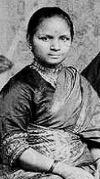 Anandi Joshi, , first female doctor in India, women in medicine, Indian women pioneers,Anandi Joshi biography, Gopalrao Joshi, ആനന്ദി ജോഷി, ഇന്ത്യയിലെ ആദ്യത്തെ വനിതാ ഡോക്ടർ, വൈദ്യശാസ്ത്രത്തിലെ സ്ത്രീകൾ, ഇന്ത്യൻ വനിതാ പയനിയർമാർ, ആനന്ദി ജോഷി ജീവചരിത്രം, ഗോപാൽറാവു ജോഷി, ആനന്ദി ഗോപാൽ ജോഷി, ഇന്ത്യയിലെ ആദ്യ വനിതാ ഡോക്ടർ, ആദ്യ ഇന്ത്യൻ വനിതാ ഡോക്ടർ, Anandi Gopal Joshi, First female doctor in India, ആനന്ദി ജോഷി ജീവിതം, ഡോക്ടർ ആനന്ദി ജോഷി ചരിത്രം, പെൻസിൽവാനിയ മെഡിക്കൽ കോളേജ്, ഗോപാൽ റാവു ജോഷി, സ്ത്രീ വിദ്യാഭ്യാസം ഇന്ത്യ,Anandi Gopal Joshi, First female doctor in India, India's first lady doctor, Anandi Joshi biography, First Indian woman physician, Anandi Gopal Joshi early life, Gopalrao Joshi, Women's Medical College of Pennsylvania, Yamuna Joshi,Pioneer of women's education in India, Tuberculosis death 1887, Anandi Gopal Joshi photos ,Anandi Gopal Joshi viral, 9-ാം വയസിൽ വിവാഹം , 20 വയസ്സ് മുതിർന്ന ആളുമായി വിവാഹം,14-ാം വയസിൽ അമ്മ,ഇന്ത്യയിലെ ആദ്യ വനിതാ ഡോക്ടറെ