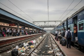 തമിഴ്നാട് മുതൽ ഉത്തർപ്രദേശ് വരെ; ഇന്ത്യയിലെ ഏറ്റവും വൃത്തിഹീനമായ റെയിൽവേ സ്റ്റേഷനുകൾ ഇവയൊക്കെ!