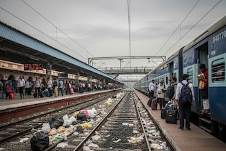 തമിഴ്നാട് മുതൽ ഉത്തർപ്രദേശ് വരെ; ഇന്ത്യയിലെ ഏറ്റവും വൃത്തിഹീനമായ റെയിൽവേ സ്റ്റേഷനുകൾ ഇവയൊക്കെ!