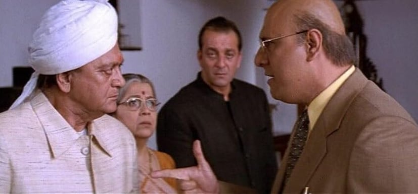 ബൊമൻ ഇറാനിയുടെ കഴിവ് പരിഗണിച്ച് ചോപ്ര അദ്ദേഹത്തിന് മുന്ന ഭായ് എം.ബി.ബി.എസ്. എന്ന ചിത്രത്തിലെ ഡോക്‌ടർ ജി. അസ്ഥാന എന്ന കഥാപാത്രം ബൊമൻ ഇറാനിക്ക് നൽകി. രാജ്‌കുമാർ ഹിരാനി ആയിരുന്നു സംവിധായകൻ. പിന്നെ നടന്നത് ചരിത്രം