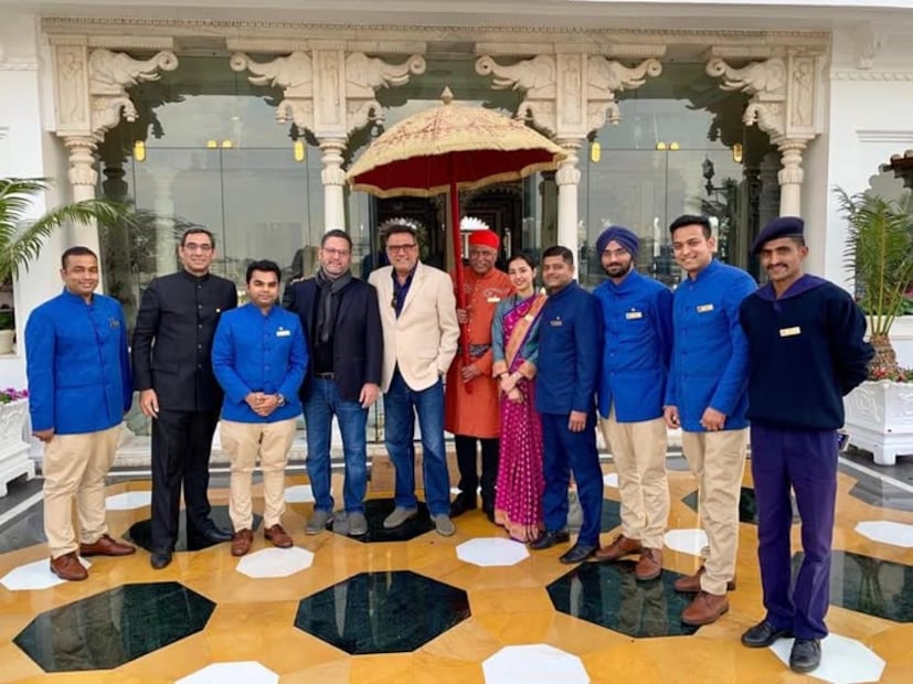 ഈ വർഷത്തിന്റെ തുടക്കത്തിൽ ബൊമൻ ഇറാനി താജ് മഹൽ ഹോട്ടലിൽ വീണ്ടുമെത്തി. ഇത്തവണ അദ്ദേഹം കോർപ്പറേറ്റ് ലെക്ച്ചർ നൽകിയ മുഖ്യാതിഥിയായാണ് വന്നതെന്ന് മാത്രം. ഈ വൈകാരിക നിമിഷത്തിന്റെ രംഗങ്ങൾ പങ്കിട്ടു കൊണ്ട് 'താജ് പാലസ് ഹോട്ടലിൽ ജീവിതം പൂർണമായി' എന്ന് ബൊമൻ ഇറാനി പരാമർശിച്ചു