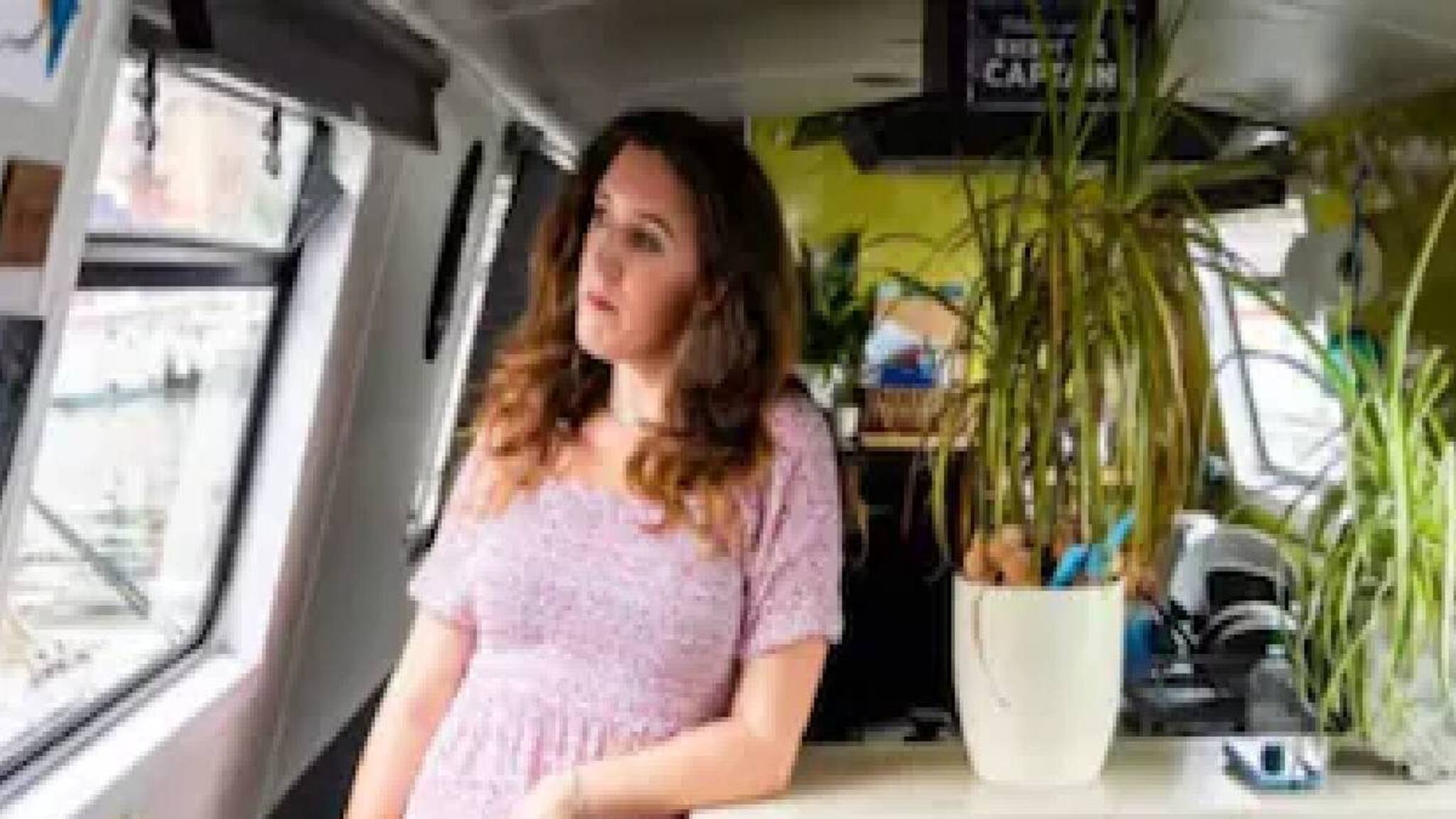 അധ്യാപികയില്‍ നിന്ന്  വിവാഹിതരായ പുരുഷന്മാര്‍ തേടിയെത്തുന്ന 'ഷുഗര്‍ ബേബി' ആയതിന്റെ കാരണം വെളിപ്പെടുത്തി 36കാരി