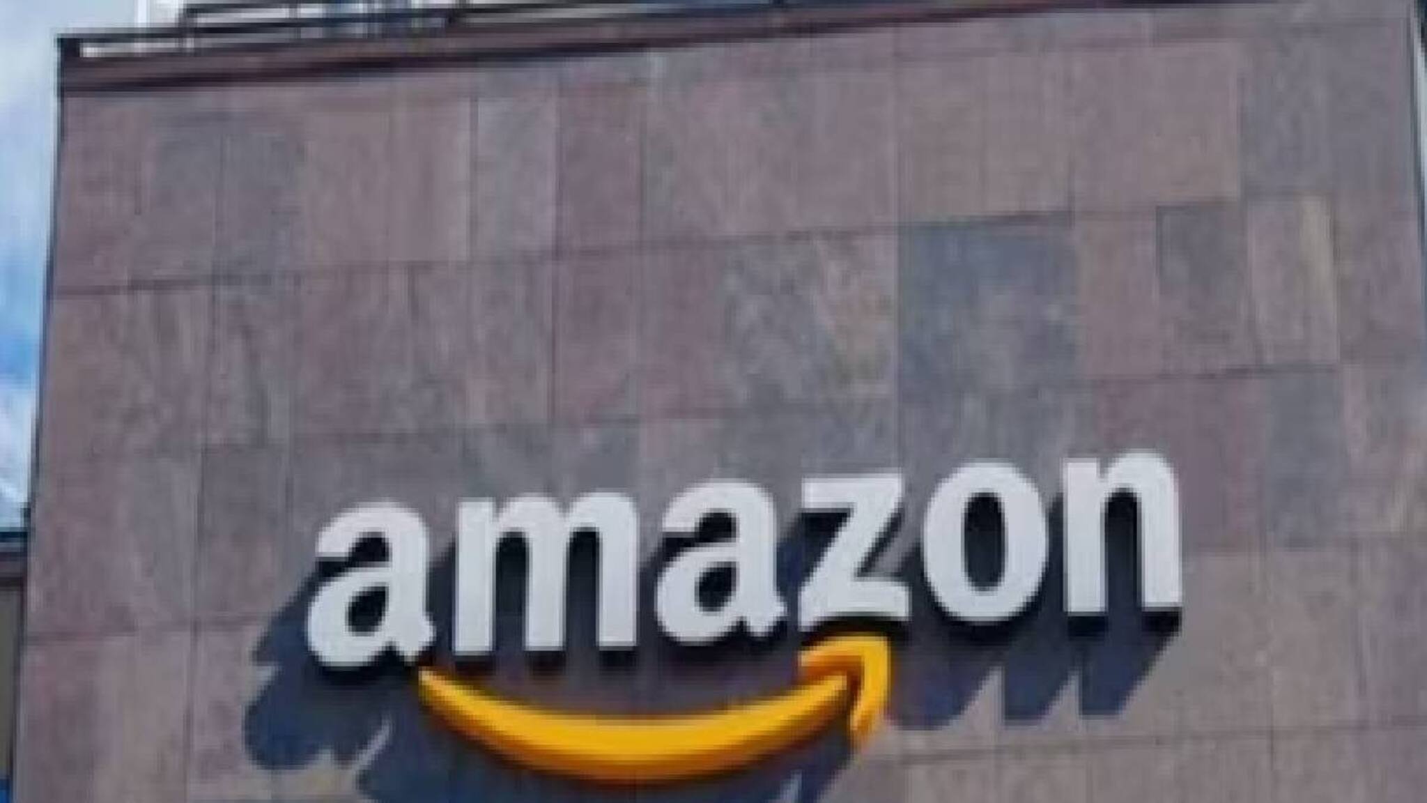 ആമസോൺ മുപ്പതിനായിരം ജീവനക്കാരെ പിരിച്ചു വിടാൻ ഒരുങ്ങുന്നതായി റിപ്പോർട്ട്