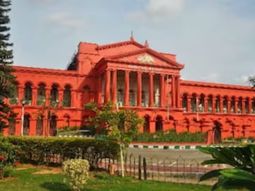 കർണാടക ഹൈക്കോടതിയുടെ ഫയൽ ചിത്രം കർണാടക ഹൈക്കോടതിയുടെ ഫയൽ ചിത്രം