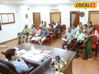 കളക്ടർ സ്നേഹിൽ കുമാർ സിങ്ങ് ഐ എ എസ് ചേംബറിൽ ചേർന്ന യോഗം 