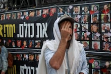 ഗാസയില്‍ ബന്ദി മോചനം തുടങ്ങി; ഹമാസ് ആദ്യം കൈമാറിയത് ഏഴുപേരെ; മോചനം മൂന്ന് ഘട്ടങ്ങളായി