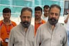 Kamal Haasan | ഫോൺ അന്വേഷിക്കുന്നതാണോ? എയർപോർട്ടിൽ വച്ച് കമൽ ഹാസൻ പോക്കറ്റിൽ തപ്പുന്ന ദൃശ്യം വൈറലാവാൻ കാരണം