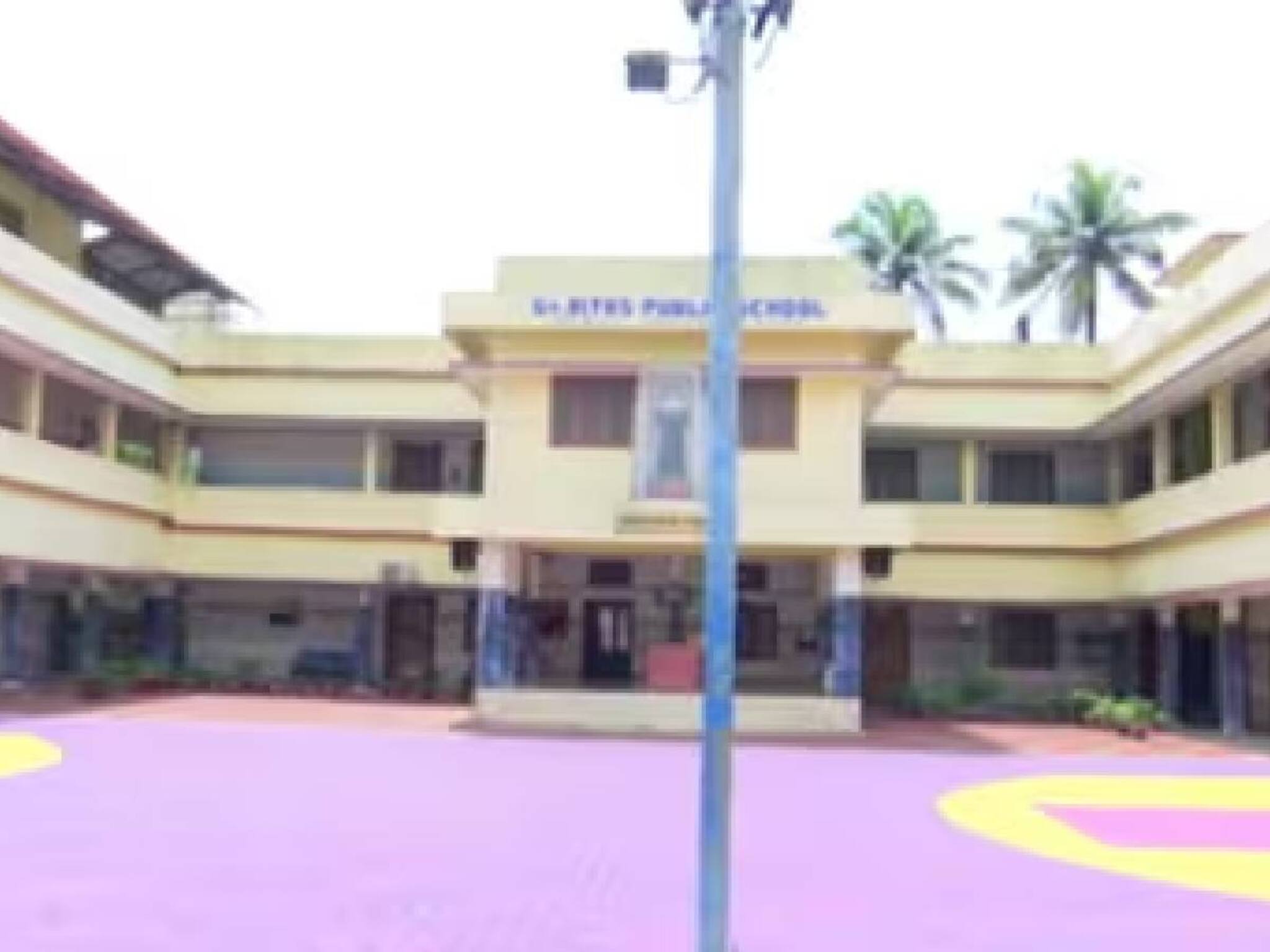 ഹിജാബ് വിവാദം: കുട്ടിയെ ഉടൻ സ്‌കൂൾ മാറ്റില്ലെന്ന് കുടുംബം; അന്തിമ തീരുമാനം ഹൈക്കോടതി നിലപാട് അറിഞ്ഞശേഷം