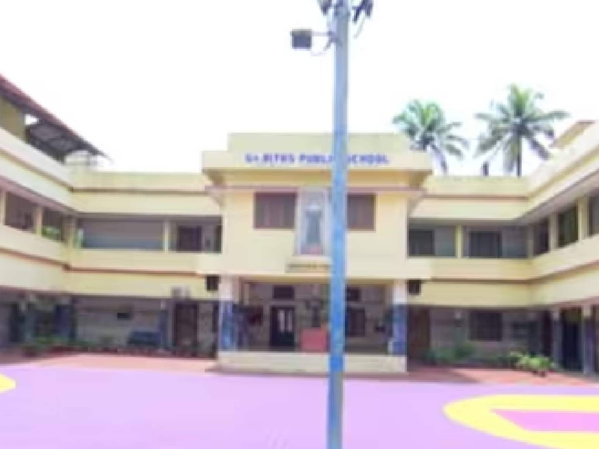 ഹിജാബ് വിവാദം; പെൺകുട്ടിയെ പുതിയ സ്കൂളിൽ ചേർത്തതായി പിതാവിന്റെ ഫേസ്ബുക്ക് പോസ്റ്റ്