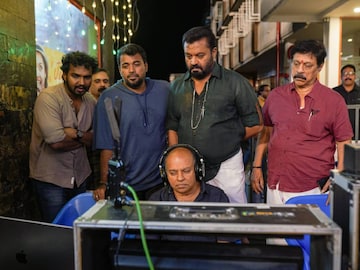 ഒറ്റക്കൊമ്പൻ സെറ്റിൽ ജിജോ പുന്നൂസ്