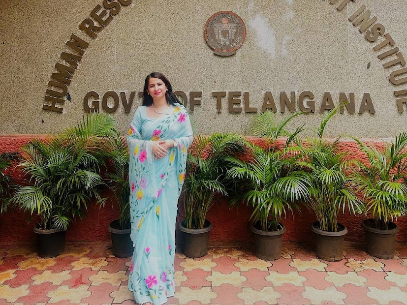 മധ്യപ്രദേശ് സംസ്ഥാനത്തെ ഉൾനാടൻ പ്രദേശമായ ഹർദ ജില്ലയാനി പ്രിയാലിന്റെ സ്വദേശം. പെൺകുട്ടികളെ നന്നേ ചെറുപ്പത്തിൽ വിവാഹം ചെയ്തുവിടുന്ന പതിവുണ്ട് ഇവിടെ. പ്രിയാലിന്റെ പിതാവ് കർഷകനാണ്. വെറും മൂന്നാം ക്‌ളാസ് വിദ്യാഭ്യാസം മാത്രമേ അദ്ദേഹത്തിനുള്ളൂ. വീട്ടമ്മയായ അമ്മ ഏഴാം ക്‌ളാസ് വരെ പഠിച്ചു. തങ്ങളുടെ പരിമിതികൾ മനസിലാക്കിയ പ്രിയാലിന്റെ മാതാപിതാക്കൾ മകളെ പഠിപ്പിച്ചു. സമൂഹത്തിന്റെ സമ്മർദങ്ങളെ അതിജീവിച്ച അവർ മകളെ ഉന്നതവിദ്യാഭ്യാസം നേടാൻ പ്രാപ്തയാക്കി. പഠനത്തിനായി പ്രിയാലിനെ ഇൻഡോറിലേക്ക് അയച്ചു