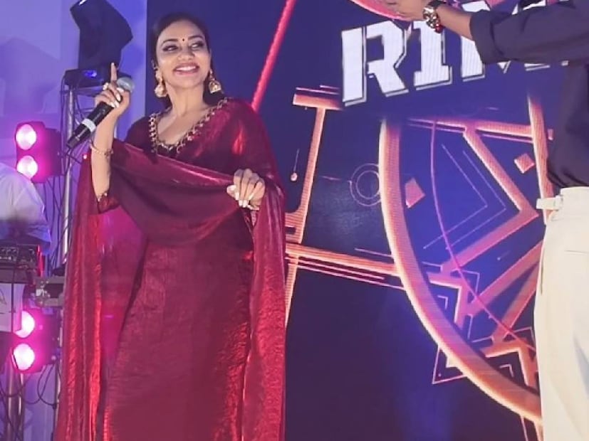 റിമിയുടെ ഷോയിൽ ഒരു മത്സരാർത്ഥി കാക്കോത്തിക്കാവിലെ അപ്പൂപ്പൻ താടികൾ സിനിമയിലെ ഒരു ഗാനം ആലപിച്ചപ്പോഴാണ് തന്റെ കുട്ടിക്കാലത്തുണ്ടായ ദുരനുഭവം റിമി ഓർത്തെടുത്തു പറഞ്ഞത്. ഈ സിനിമയിലെ 'കണ്ണാന്തുമ്പീ പോരാമോ' എന്ന ഗാനം പ്രശസ്തമാണ്. പാലാക്കാരി എങ്കിലും, കുഞ്ഞുനാളിൽ റിമി ടോമി ഊട്ടിയിൽ താമസിച്ചിരുന്നു. പിതാവ് ടോമിക്ക് അന്ന് മിലിറ്ററിയിലായിരുന്നു ജോലി. ഭാഗത്തിന്റെ കടന്നുവരവുണ്ടായില്ലെങ്കിൽ, ഒരുപക്ഷേ റിമിയുടെ ജീവിതം മാറിമറിയേണ്ട ഒരു സംഭവമായിരുന്നു ഇത്
