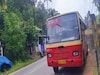 ബാഗിന്റെ വള്ളി ഡോറിൽ കുടുങ്ങി; ഓടിക്കൊണ്ടിരുന്ന കെഎസ്ആര്‍ടിസി ബസിൽ നിന്ന് പുറത്തേക്ക് വീണ് വിദ്യാര്‍ഥിനിക്ക് പരുക്ക